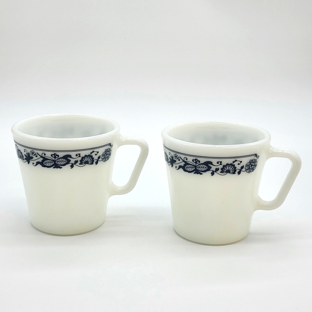Vintage Pyrex Corning coffee tea milk mug old town blue onion 300ml